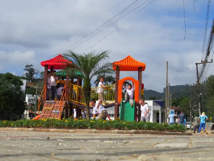 Obras da primeira área de lazer do bairro Zantão estão em fase final