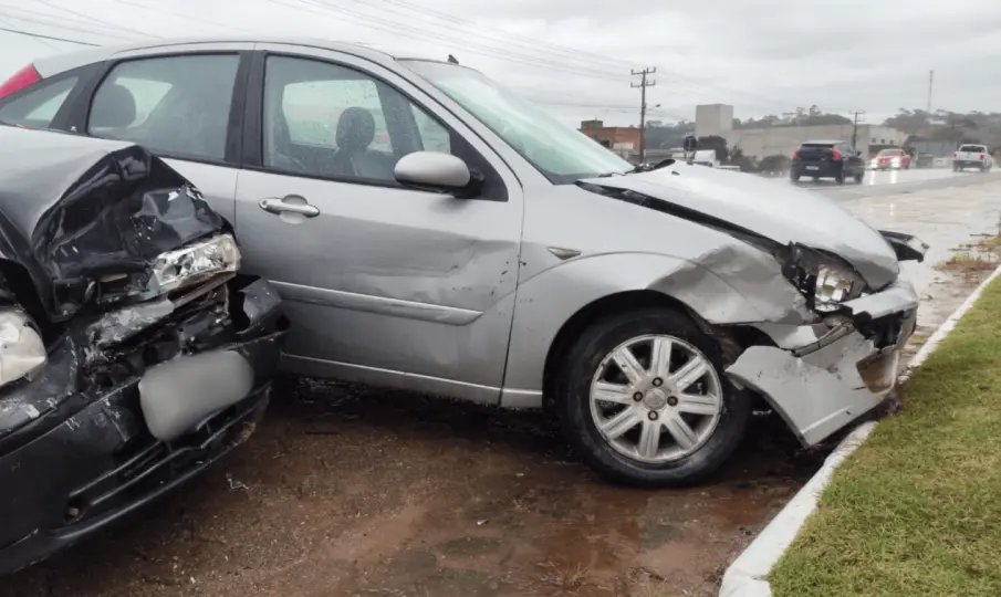 Motoristas se ferem em colisão na SC-410, em Canelinha