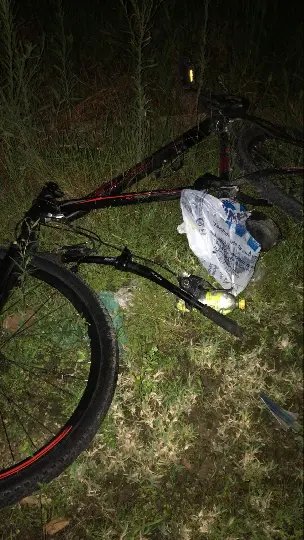 Colisão entre moto e bicicleta deixa duas pessoas feridas