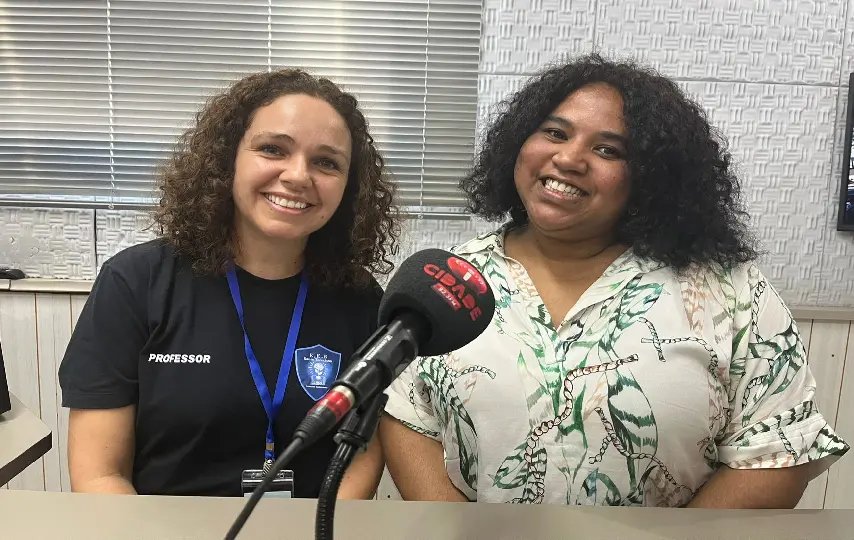 (VÍDEO) Crianças lançam livro de poesias ainda na alfabetização