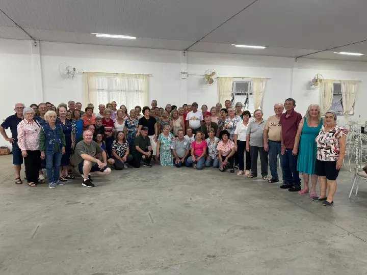 Prefeitura de Guabiruba orienta idosos contra golpes online