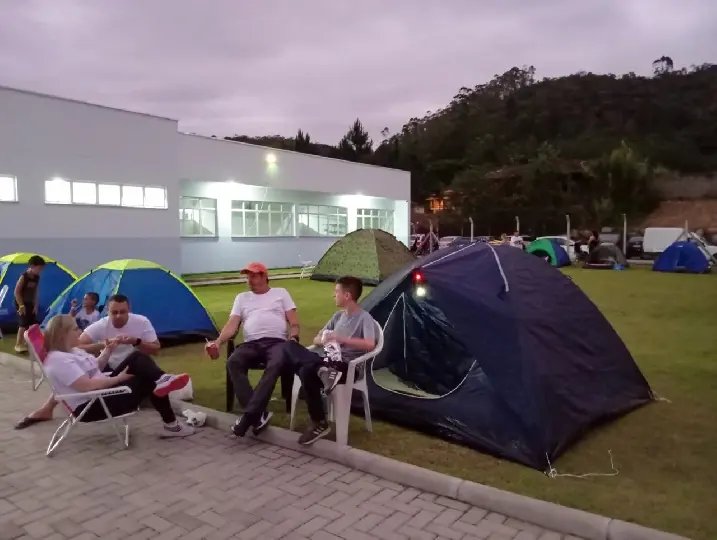 Escola de Guabiruba celebra o sucesso do primeiro Acampamento da Família