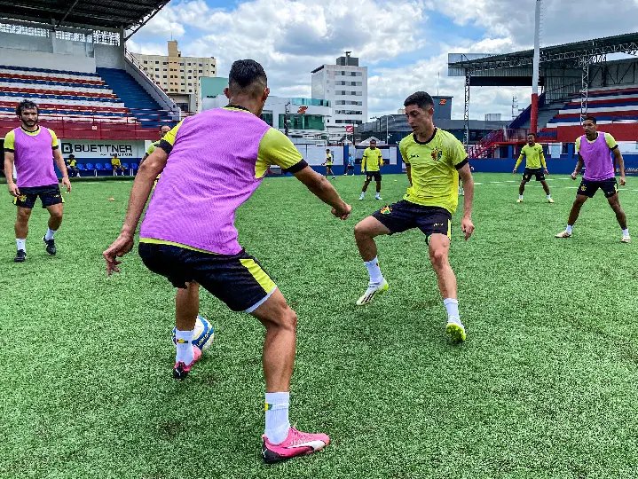 Brusque volta aos treinamentos para enfrentar o Guarani