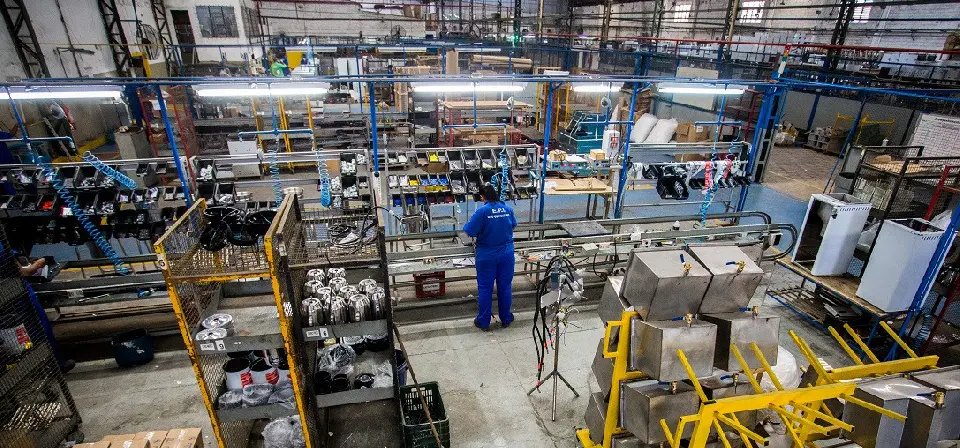 Firjan aponta que redução da jornada de trabalho pode custar R$ 115,9 bilhões ao ano