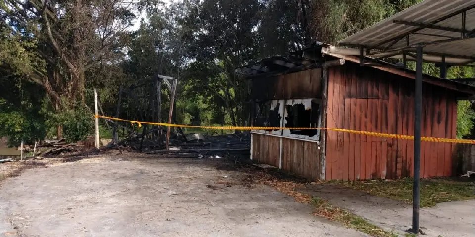 Ex-mulher é suspeita de incendiar casa em Rio do Sul