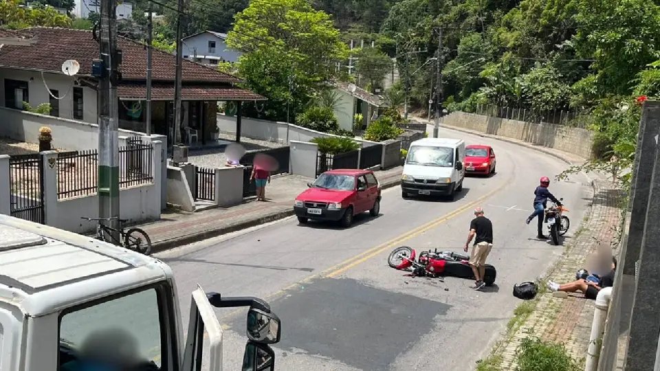 Bombeiros são acionados para acidente no Azambuja
