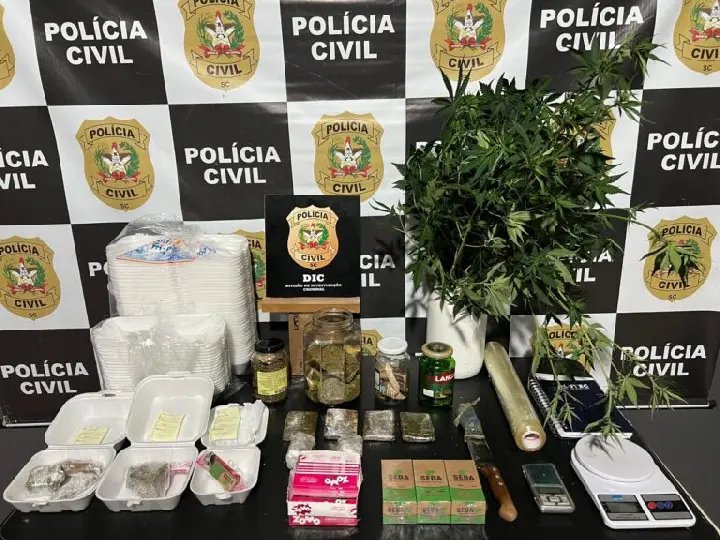 “Empreendedor do tráfico” que além da droga enviava kit do usuário é preso
