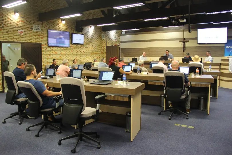 (VÍDEO) Vereadores falam sobre reunião com coordenadora sobre aulas noturna no Araújo