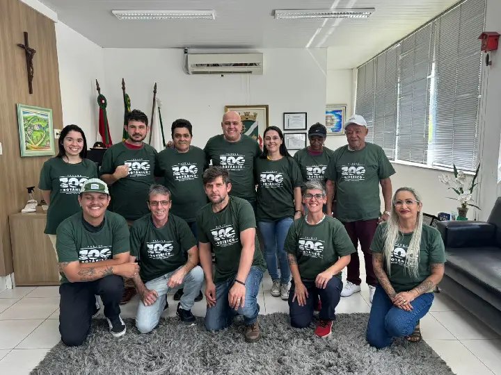Servidores do Zoobotânico recebem uniformes oficiais