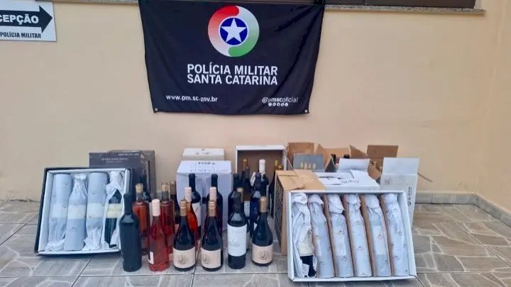 Polícia Militar apreende carga ilegal de vinho