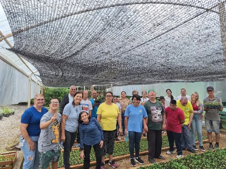 Alunos da Apae fazem visita ao Horto Florestal