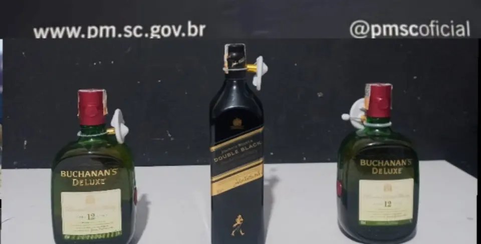 Homem é preso após tentar furtar whiskys avaliados em mais de R$ 600 