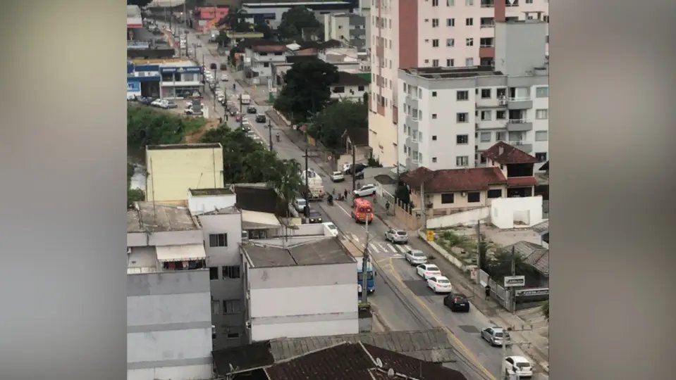 Motociclista se acidenta e sofre diversas fraturas pelo corpo, no Guarani