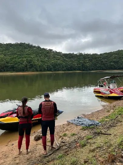 Bombeiros encontram corpo de homem que caiu de jet ski com a filha