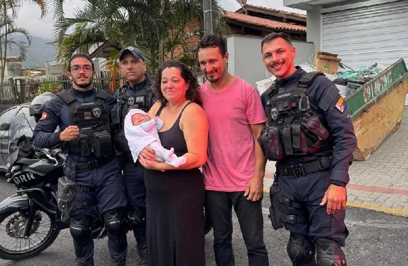 Recém-nascido se engasga e é salvo por guardas municipais