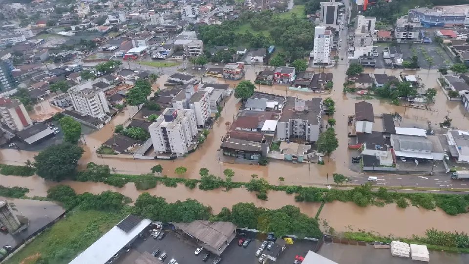 Alagamentos e inundações são registrados em diversas regiões do estado