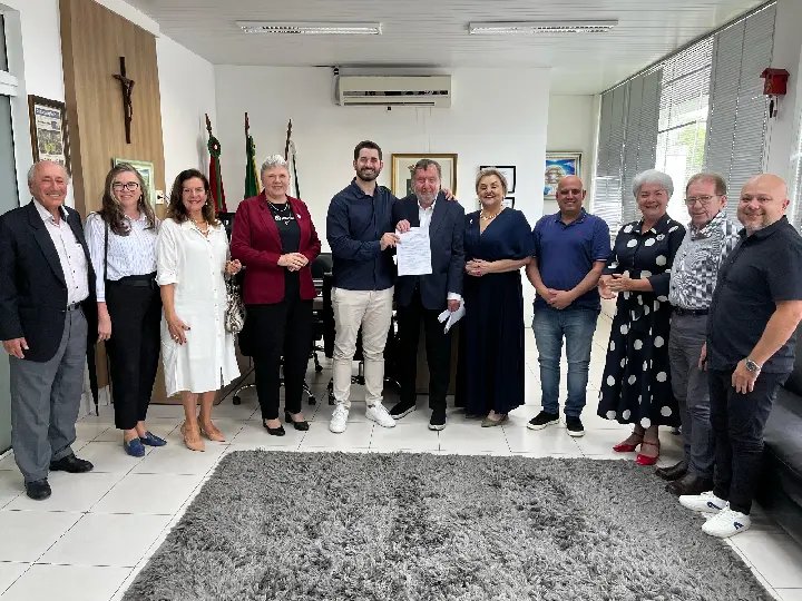 Prefeitura e Herbert Pastor oficializam termo de compromisso para doação da Villa Quisisana