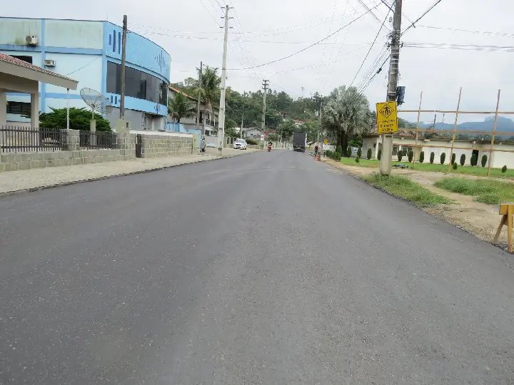 Concluído recapeamento da rua Ludovico Merico