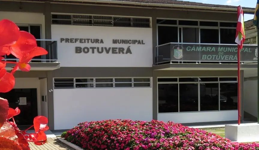Prefeito de Botuverá publica decreto e reativa transição de governo