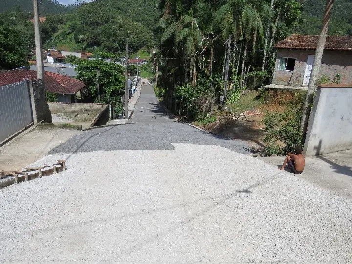 Bateas recebe melhorias e pavimentação é concluída