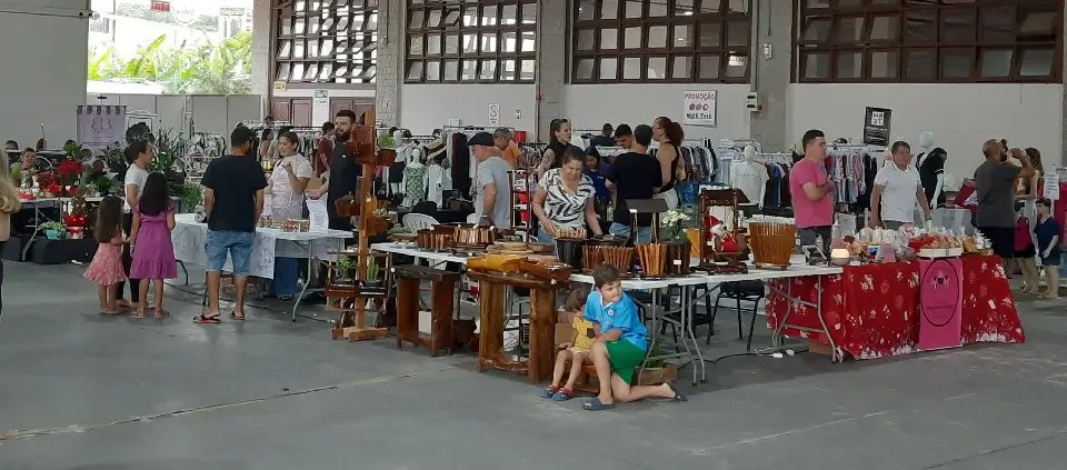 14º Bazar de Fábrica: “estamos vendendo muito bem”, comemora Lemos