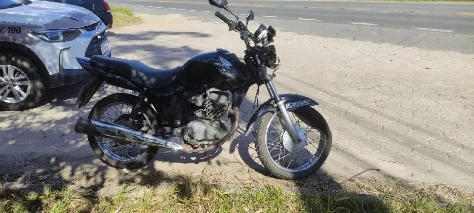 Motociclista fica ferido após colidir em carro na SC-410