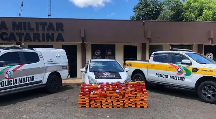 Mulher é presa com mais de 150 kg de maconha na SC-157