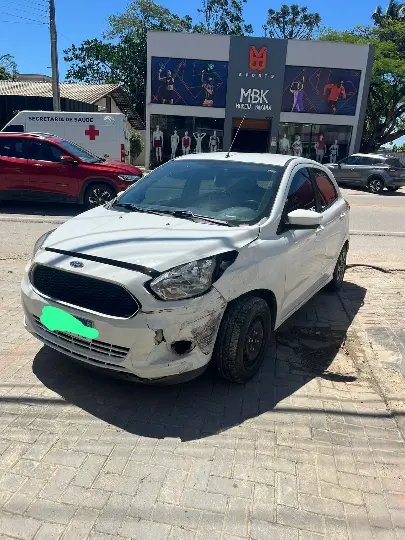 Carros colidem na Jorge Lacerda na tarde desta segunda