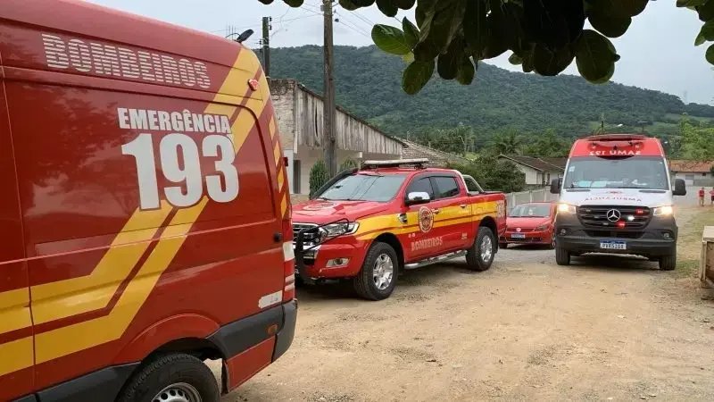 Criança de 2 anos morre após se afogar em piscina 