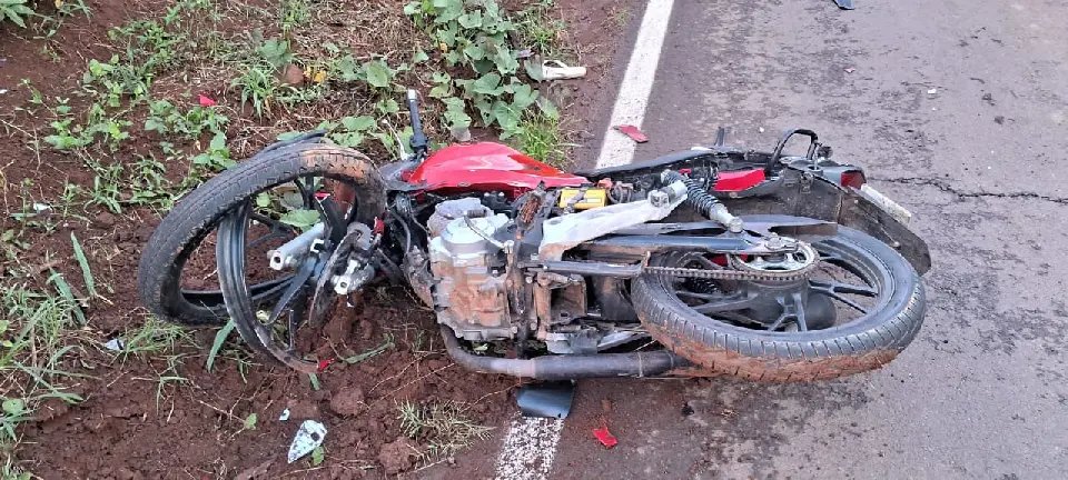 Adolescente de 15 anos morre em acidente entre moto e carro