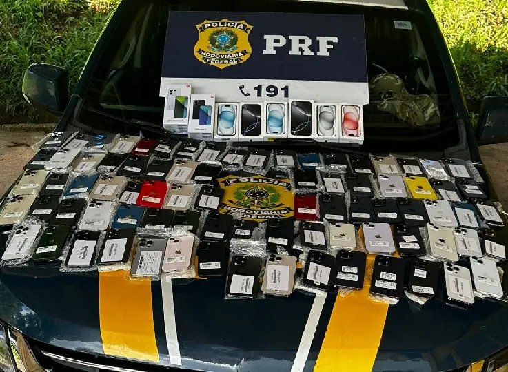 PRF localiza celulares escondidos em compartimentos secretos de carro 