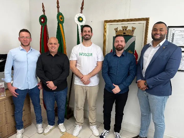 Vechi anuncia nomes do primeiro escalão