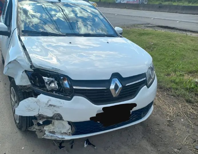 Colisão traseira entre carros é registrada na Antônio Heil