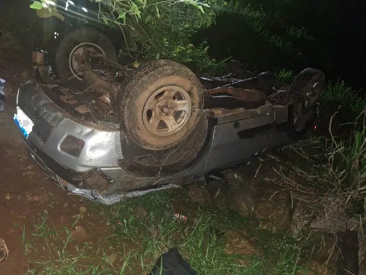 Motorista morre em capotamento e queda de 30 metros na SC-157