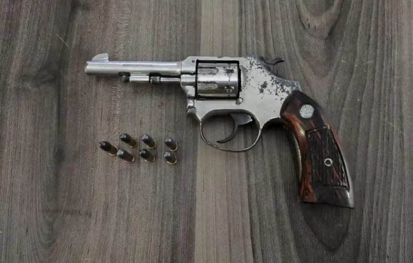 Posse irregular de arma de fogo resulta em prisão