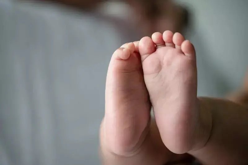 Bebê de 9 meses morre engasgada em creche em SC