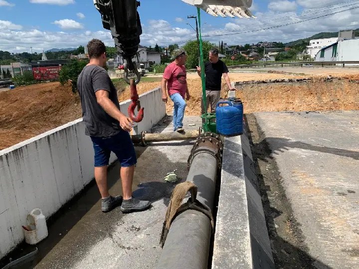 Samae Interliga Redes de Água na Cabeceira da Ponte do Maluche