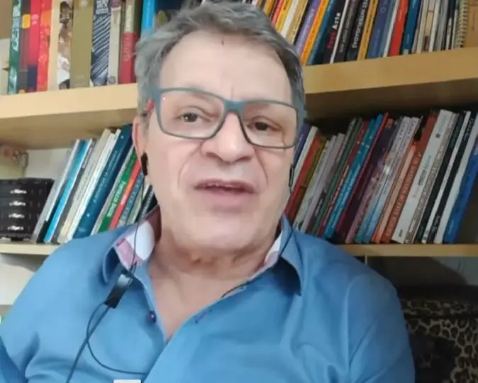 (VÍDEO) “Fazer a pessoa feliz naquele dia”, diz Silveira, que lançou livro sobre Alzheimer