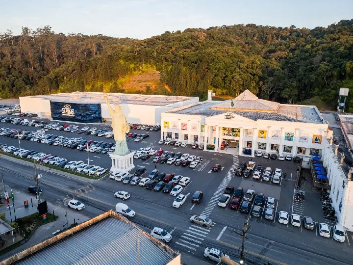 Havan promove mais de três mil colaboradores a novos cargos em 2024