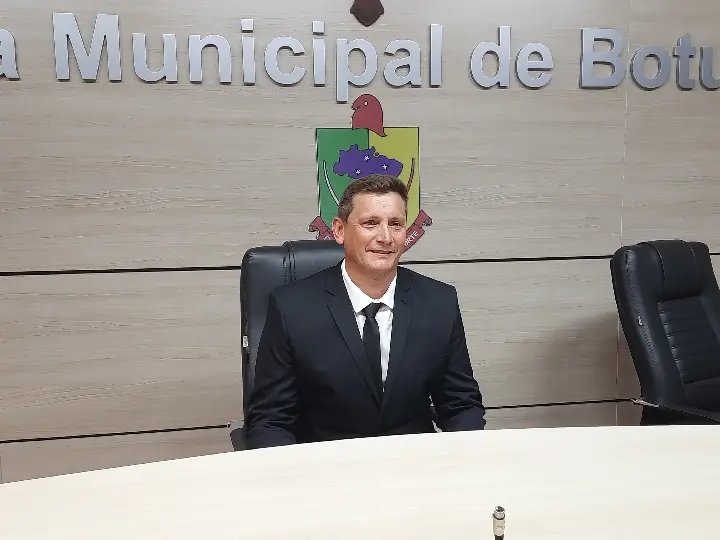 (VÍDEO) Odirlei Bissoni é eleito presidente da Câmara de Botuverá 