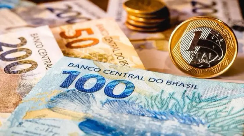 2025 inicia com ganho real de até 2,5% no salário mínimo 