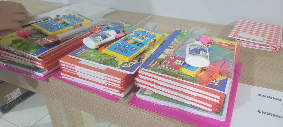 SINTRICOMB antecipa distribuição de material escolar a associados