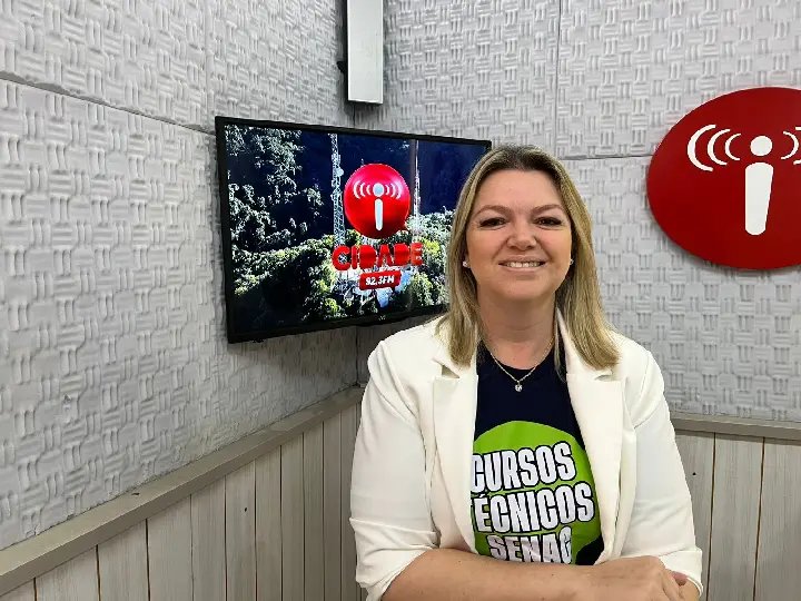 (VÍDEO) Diretora do Senac divulga os cursos de verão em Brusque