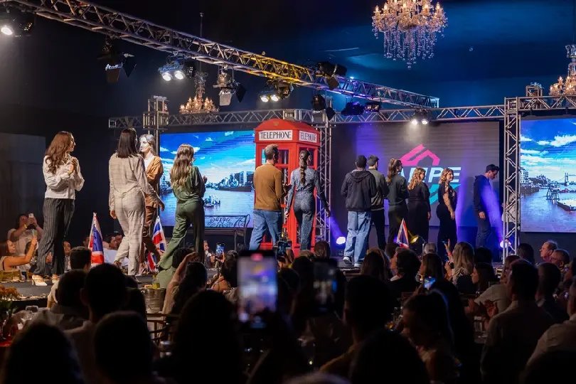 Mais de 500 pessoas prestigiam desfile da 69ª Pronegócio