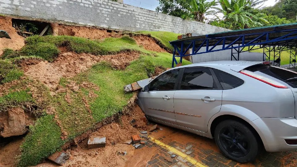 (ÁUDIO) Número de ocorrências relacionadas à chuva passa de 100 em Brusque