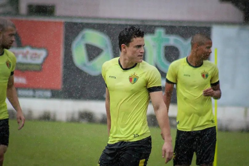Atacante Guilherme Pira realiza o primeiro treino pelo Brusque