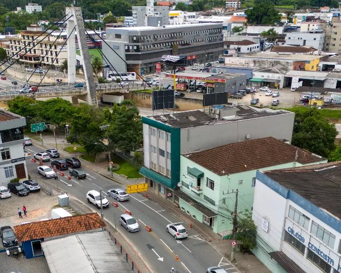 Trânsito ganha melhorias na Rua Hercílio Luz