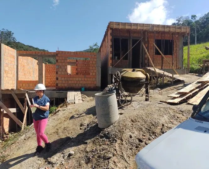 Equipe vistoria 136 obras da construção civil de Brusque em 2024 
