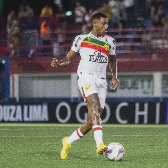 Mateus Pivô sofreu lesão grave no dedo da mão em jogo contra a Chape