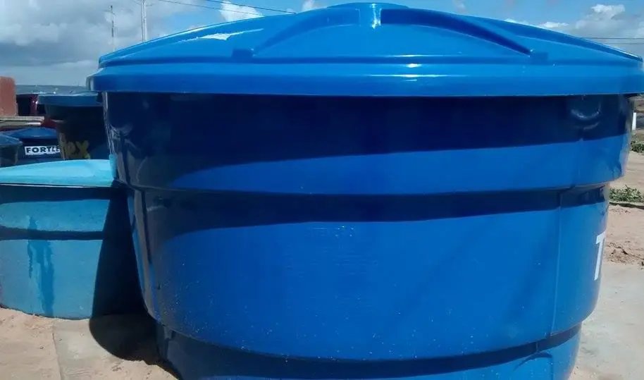 Bebê é encontrado se afogando em caixa d'água no litoral de SC